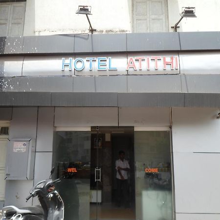Hotel Atithi Ахмедабад Екстериор снимка